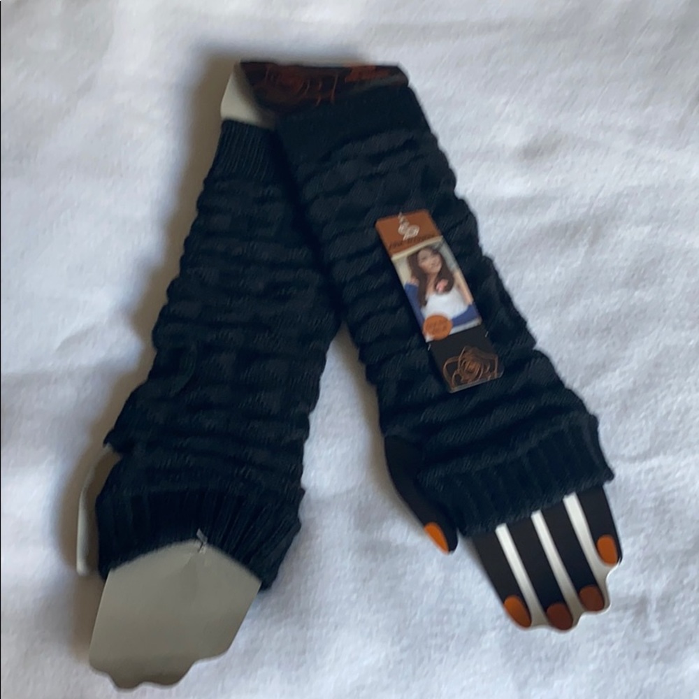 SALE 2/$27 3/$37 4/$45  Black Stretchy Comfy Arm Warmers